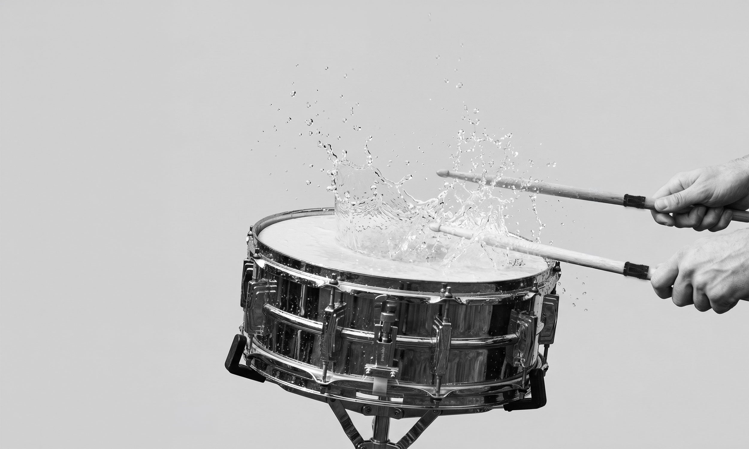 universal device for percussion drumsticks to reduce parasitic vibrations - mhadly